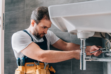 What Is the Job of a Plumber?